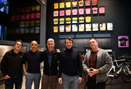 ביקור במפעל PINARELLO