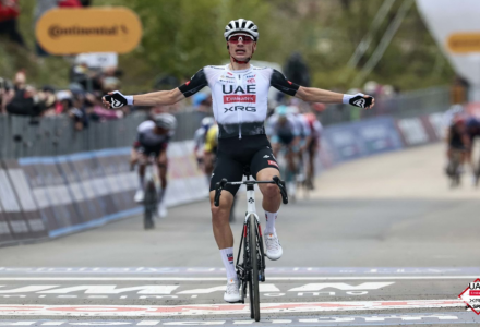 Juan Ayuso UAE COLNAGO