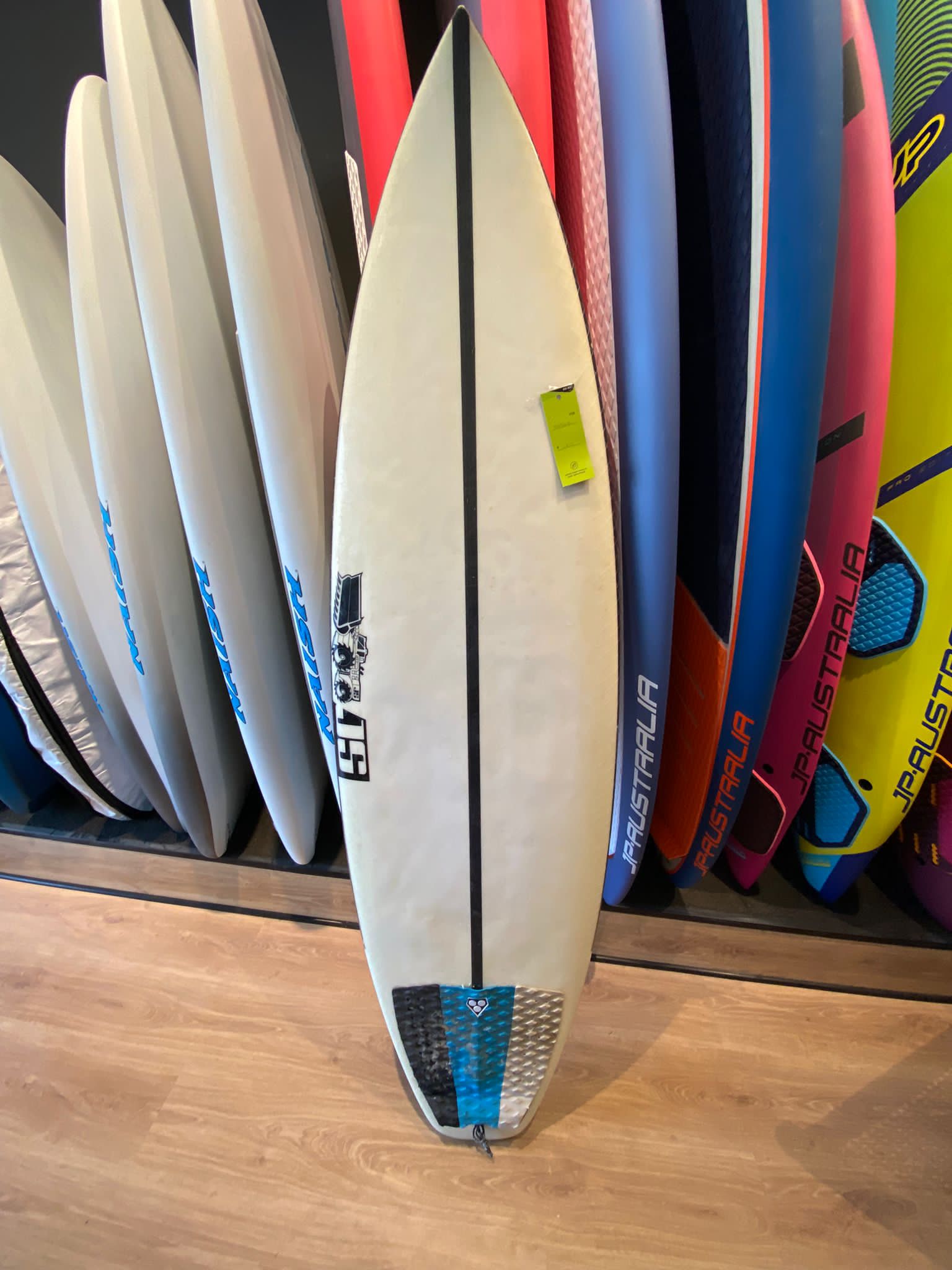 JS MONSTA BOX 5/11 30.5L סניף הרצליה