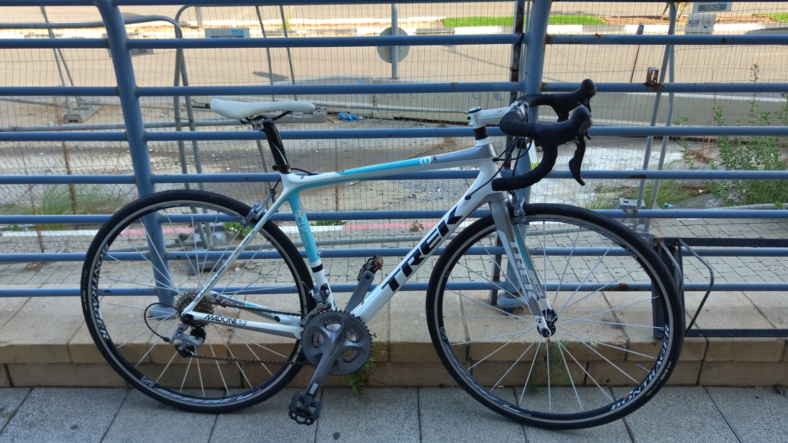 כביש קרבון TREK MADON 5.2 M - הרצליה רייד און