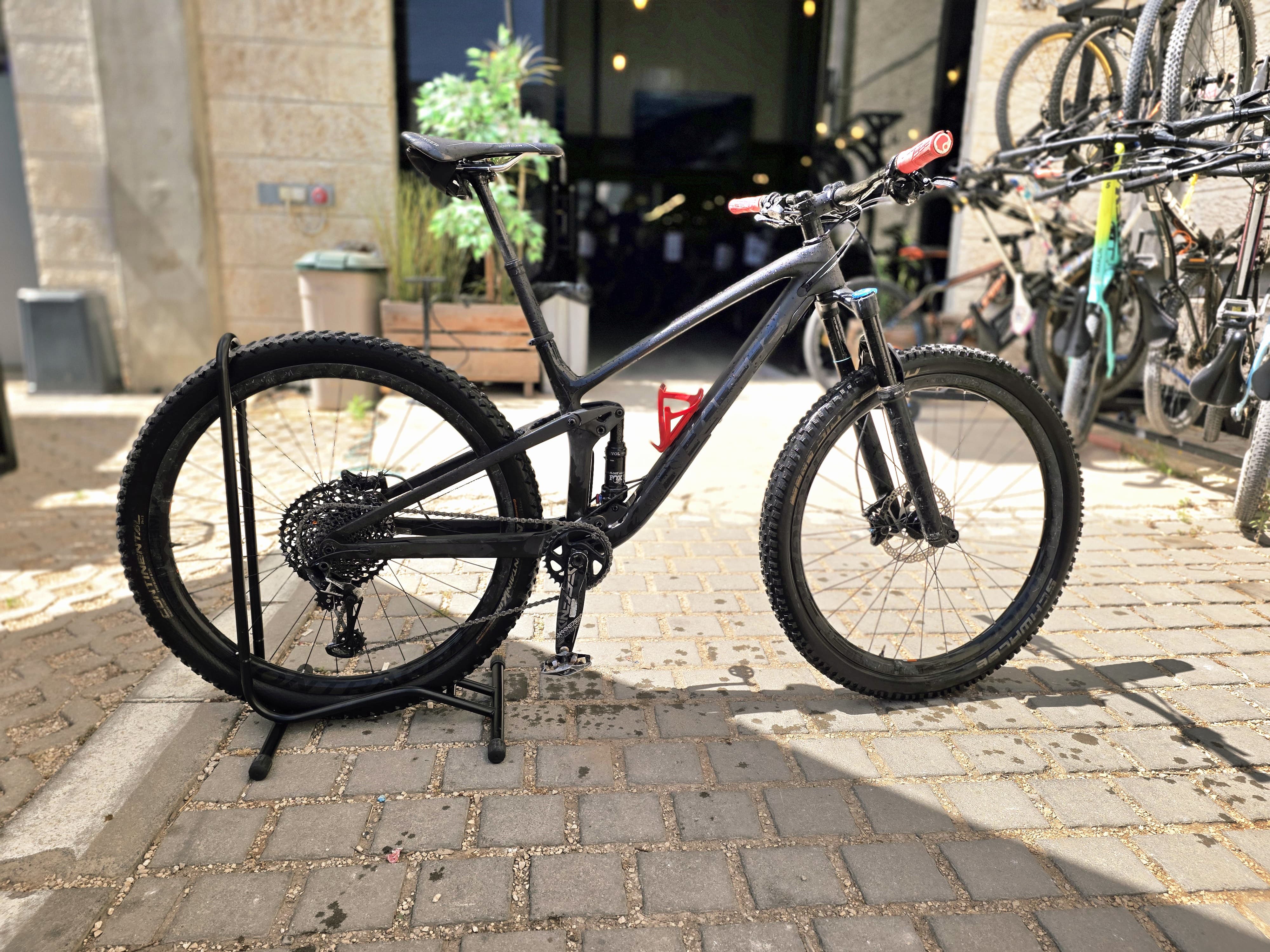 טרק טופ פיול 9.8 מידהS) M 2021) - דמו 364