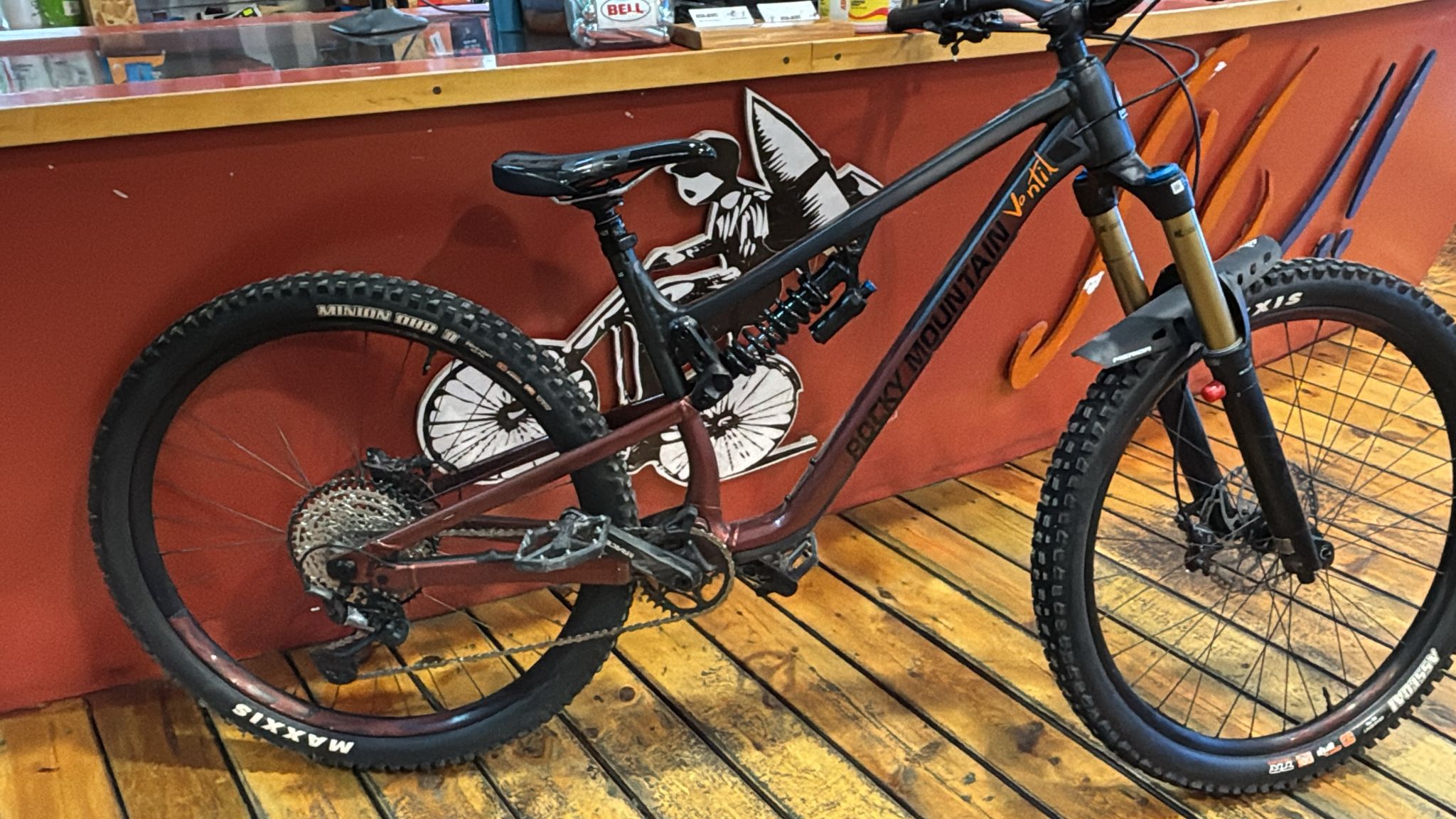 רוקי מאונטיין מכאני 2023  L  ALTITUDE A70 כחדשים - סניף עפולה