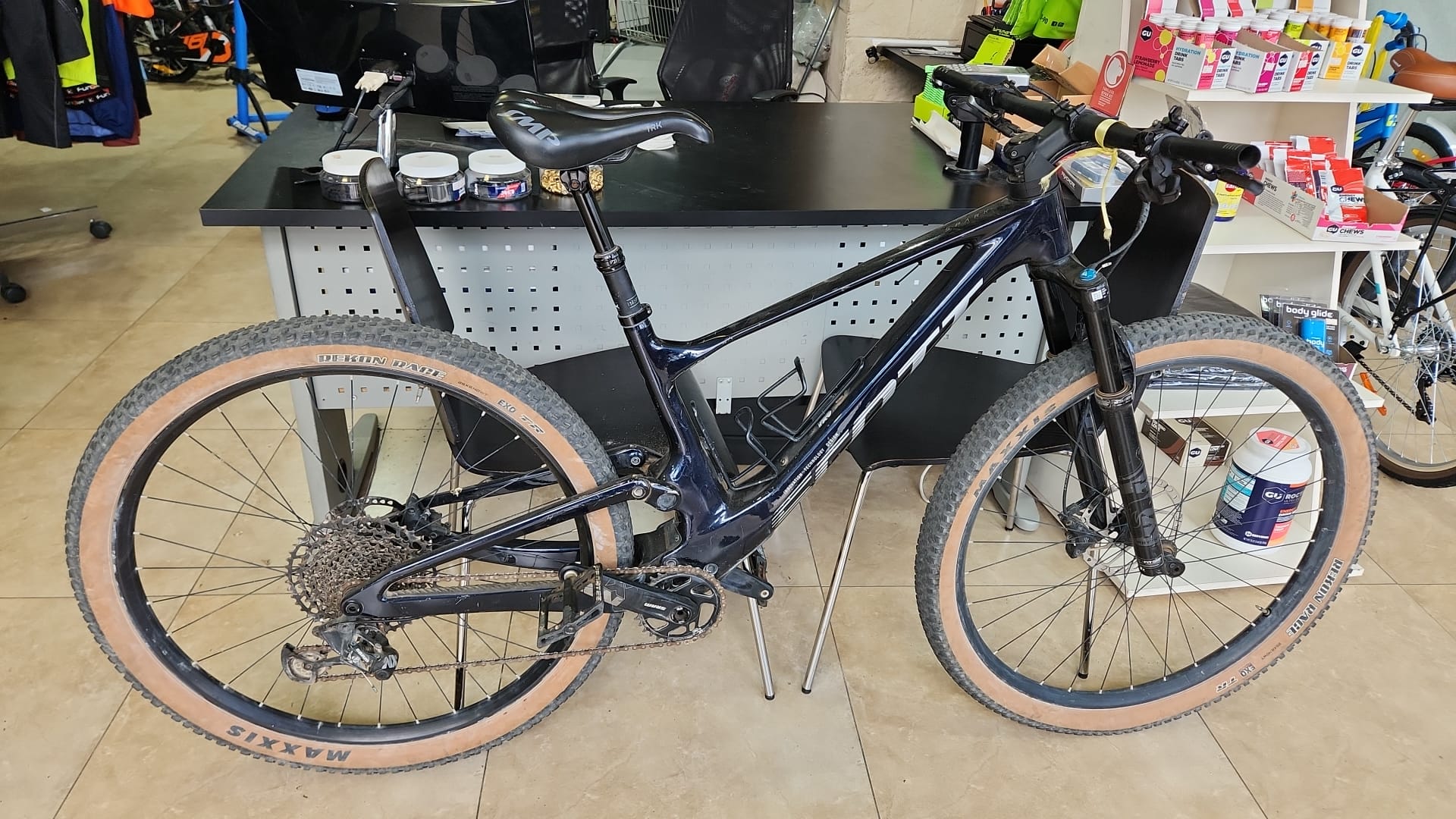 (B) SPARK RC CARBON L - סניף יוקנעם 