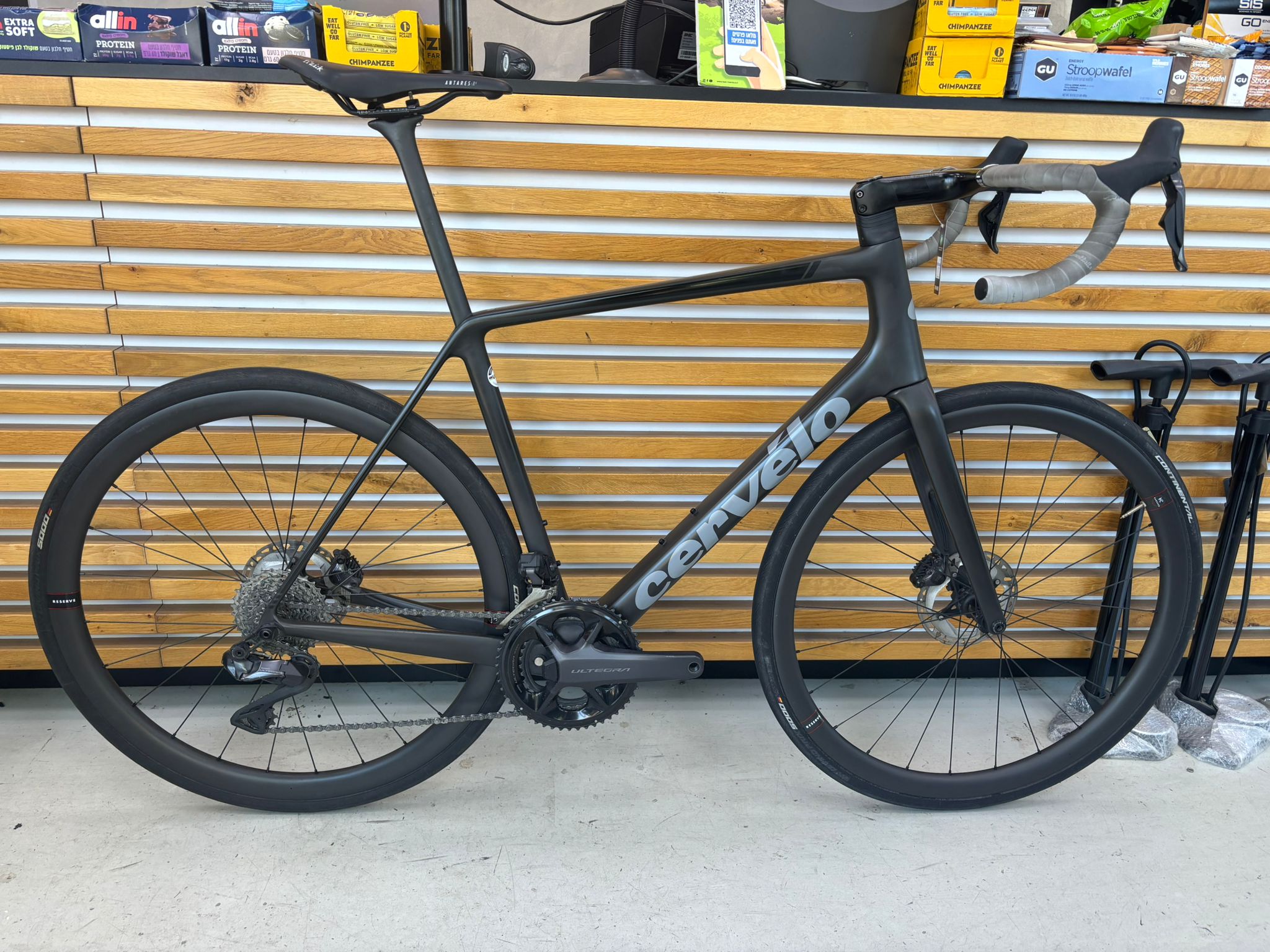 סרוולו 58 אולטגרה 12 R5 גלגלי קרבון קראנק וואטים -תל אביב ולודרום