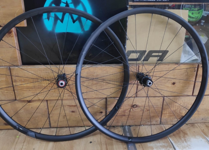 סט גלגליםfulcrum 500 db - סניף נתניה