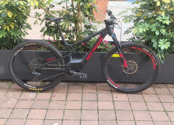 ש"מ חשמלי רוקי מאונטן אינסטינקט 950  L PP - סניף רעננה