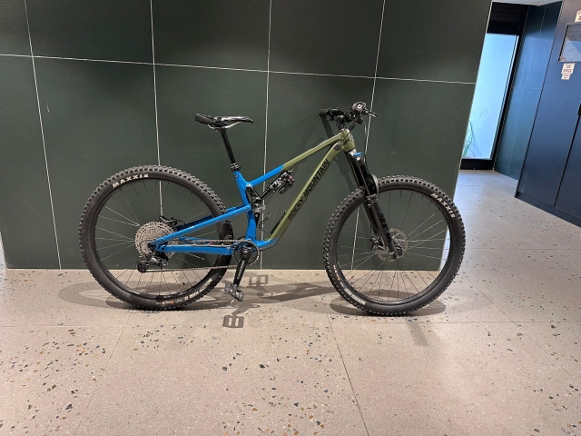 רוקי מאונטן אינסטט M  A50 - תל אביב ולודרום 