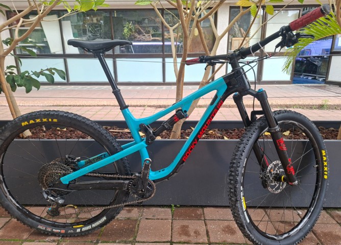 רוקי אינסטינקט C70  M - סניף רעננה 