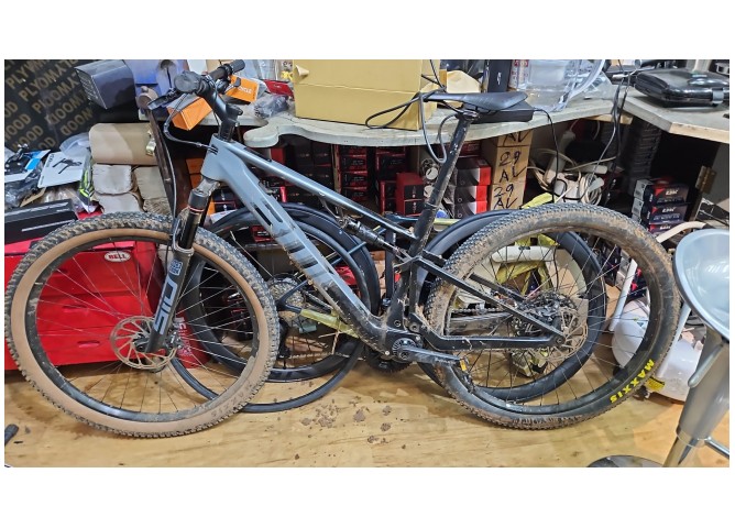 הרים חשמלי  B) BMC FOURSTROKE AMP THREE) M- תל אביב ירקון 