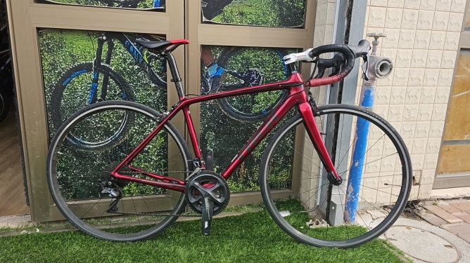 כביש קרבון TREK EMONDA SL 6 xs - סניף אשקלון 